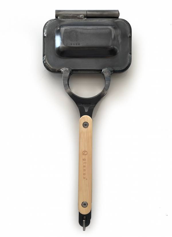 パンの耳がクリスピーな『ハネ』に進化する、新食感ホットサンドメーカー登場！