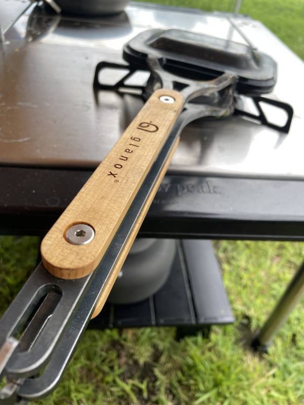 パンの耳がクリスピーな『ハネ』に進化する、新食感ホットサンドメーカー登場！