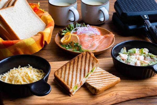 サウナの後に、雪にダイブして"ととのう"！？【長野県白馬村 初！】プライベートサウナ付きグランピング施設「From P」 プレオープン実施中！正式オープン2022年3月1日(火)