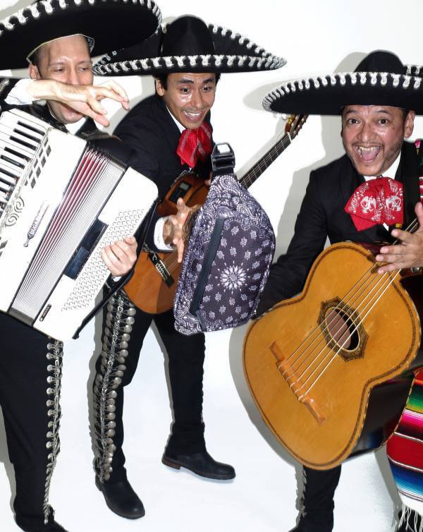 CHROME × HIDE AND SEEK 30周年記念コラボバッグ「SABIN 6L SLING HIDE&SEEK edition」8月16日発売