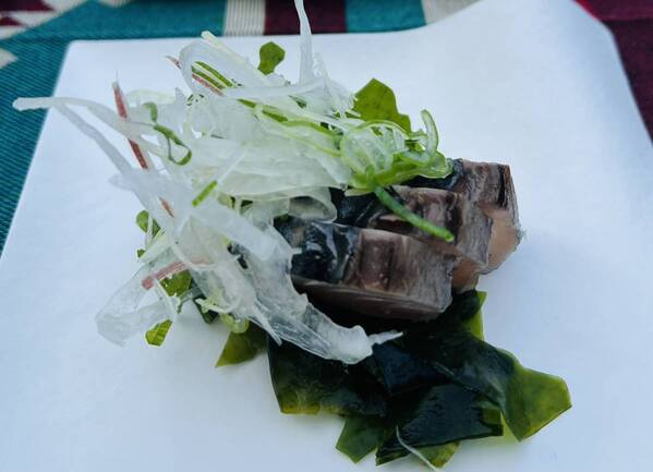 浦サワラの藁焼き＆牡蠣食べ放題の特別価格＆特製味噌スープの無料振る舞い〜明石・大蔵海岸の「ZAZAZA」で2月23日に一日限りのイベント開催！