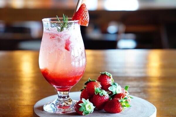 農家レストラン「陽・燦燦」とっておきのバレンタインスイーツ 『陽・燦燦特製 濃厚タルトショコラ』2月８日より登場 ～ 今が旬の苺ドリンク2種も提供開始 ～