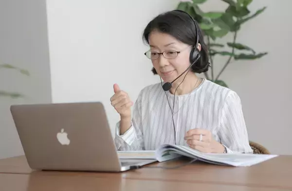 シニア世代の「話す力」と「脳の活性化」を応援 ！オンライン英会話QQEnglishが新カリキュラム「QQ脳トレ英語」を7月2日より提供開始