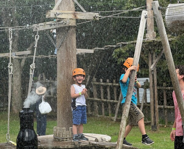 夏が来た！びしょ濡れMAX最強アスレチック！ 「クレヨンしんちゃんアドベンチャーパーク 夏の陣 第8弾」 『ウォーターアスレチック びしょ濡れ最強決定戦！』