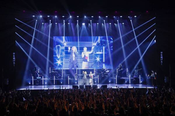 ジョン・キャメロン・ミッチェル『ミッドナイト・レディオ ザ・ヒストリー・オブ・ヘドウィグ』開幕！！