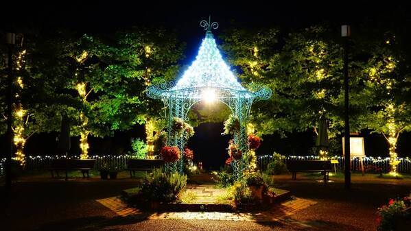 8/8「びわ湖大花火大会2025」開催日は時間を延長して営業を行います。 8/2.10.16はナイターイベント「ジャルダン・デ・ルミエール ～光の庭園～」を開催します。