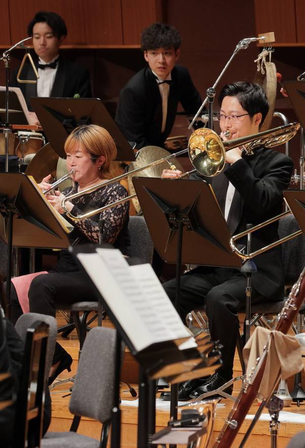 ダグラス・ボストック首席客演指揮者就任記念演奏会のプログラム全曲発表！ゲストにユーフォニアム奏者のスティーヴン・ミード氏をお迎えします。Osaka Shion Wind Orchestra「第160回定期演奏会」