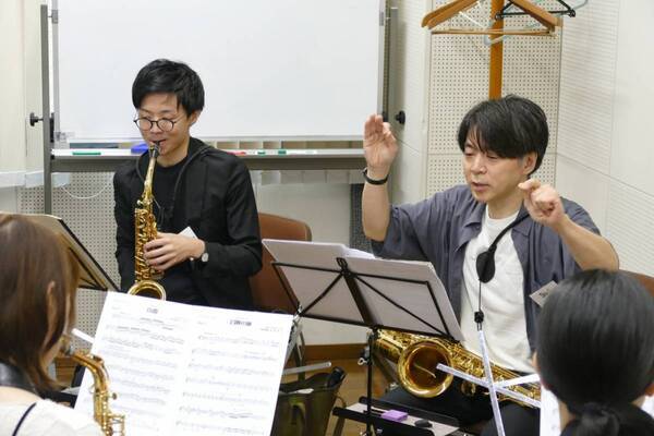 プロと一緒に吹奏楽が楽しめる大人気イベント「月イチ吹奏楽」が、ついに記念すべき第100回！ 指揮にShionの音楽監督 宮川彬良を迎えて、「宇宙戦艦ヤマト」「ゲバゲバ90分」そして「マツケンサンバⅡ」を大合奏！