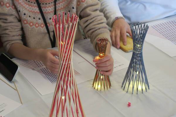 夏休みの自由研究は映画館で！ 楽しく学ぼう 建築の世界『ミニポートタワー』を作ろう！