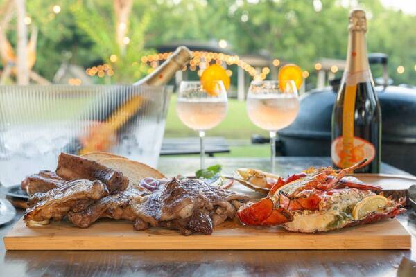 緑豊かな庭園で憩いの“ガーデンバー”を開催、大阪・舞洲の『The Day Osaka』8/1～9/30