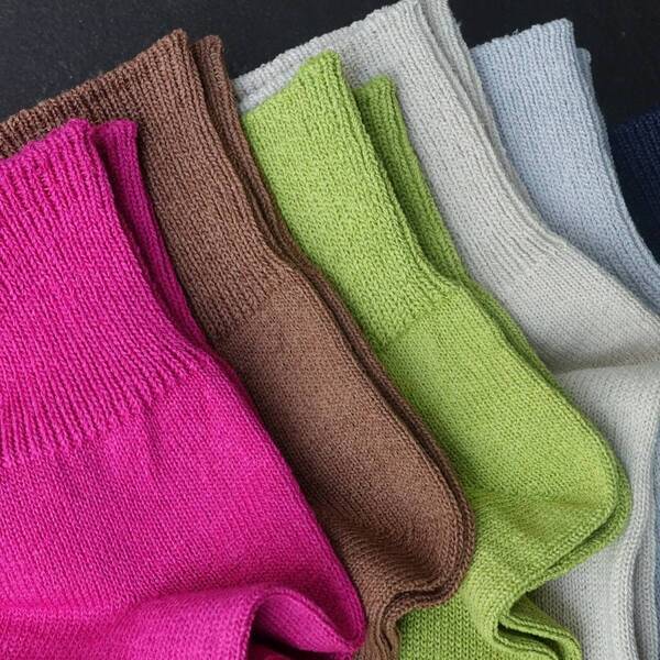 和紙のシャリ感と差し色で、夏から秋へ｜SOUKIの人気ローゲージソックスに新色登場（8月8日発売）