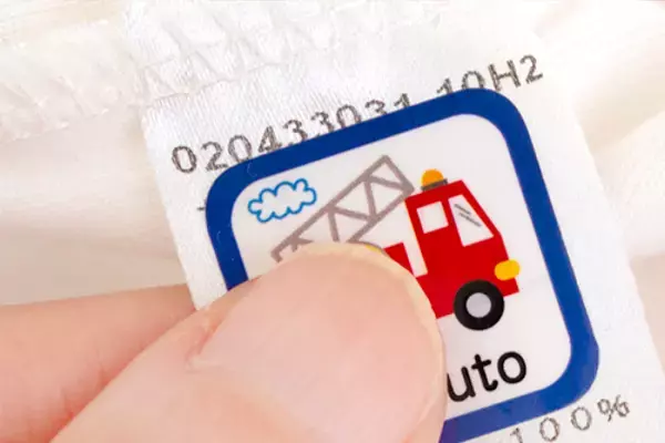 《保育園・幼稚園・小学校の入園入学準備に》お名前シールに人気イラストがカラーになって新登場！文字の読めないお子さまから、小学生でも使いやすいおしゃれなデザインまで揃いました。