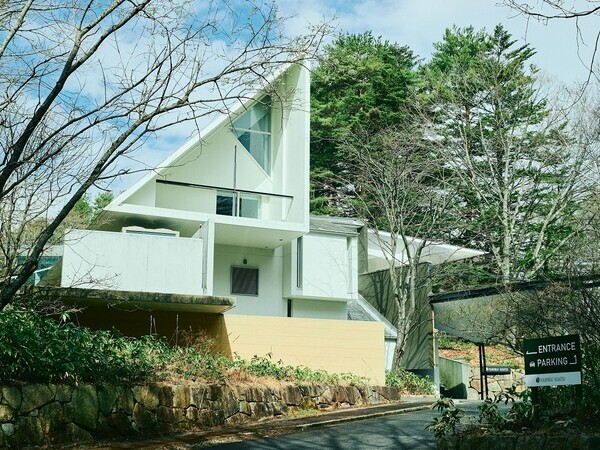 群馬・草津温泉のホテルに“食べられるバレンタインツリー”が今年も登場！ 女子旅や卒業旅行にもおすすめ｜2025年2月1日～3月15日