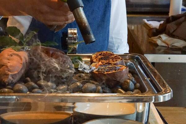 サツマイモ、ポルチーニ、がぼちゃ　秋の味覚が勢ぞろい！ライブキッチンと温かな料理で秋を彩る朝食ビュッフェ