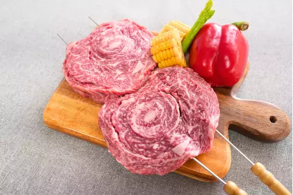 志田音々さんがＪＡタウンのお肉の宅配肉市場の１２周年をお祝い！ お得な限定商品が盛りだくさんのキャンペーン開催中！