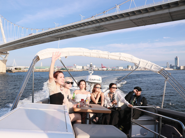 海から見上げる感動の瞬間！35年ぶりのブルーインパルス展示飛行を大阪北港マリーナで観覧しよう！