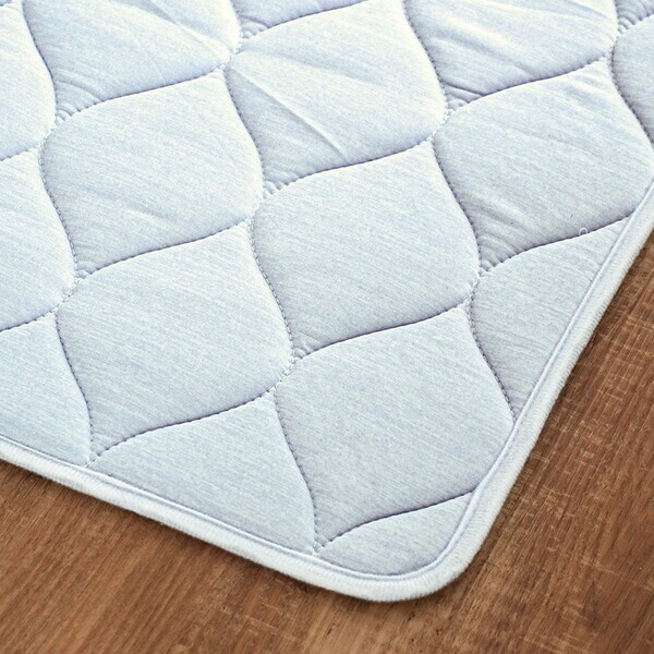 猛暑を乗り切る！接触冷感ラグ「Ryo（リョウ）」が人気急上昇！