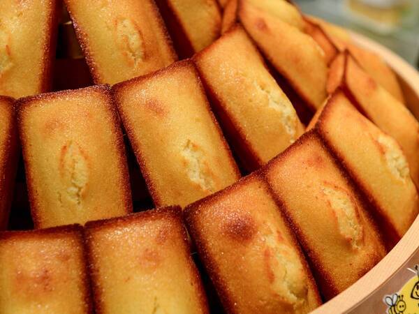 累計100万個突破のロングセラー商品「はちみつフィナンシェ」がニューアルリ！ひまわりの花のはちみつでバターやアーモンドの風味がさらに引き立つ【パティスリーQBG】