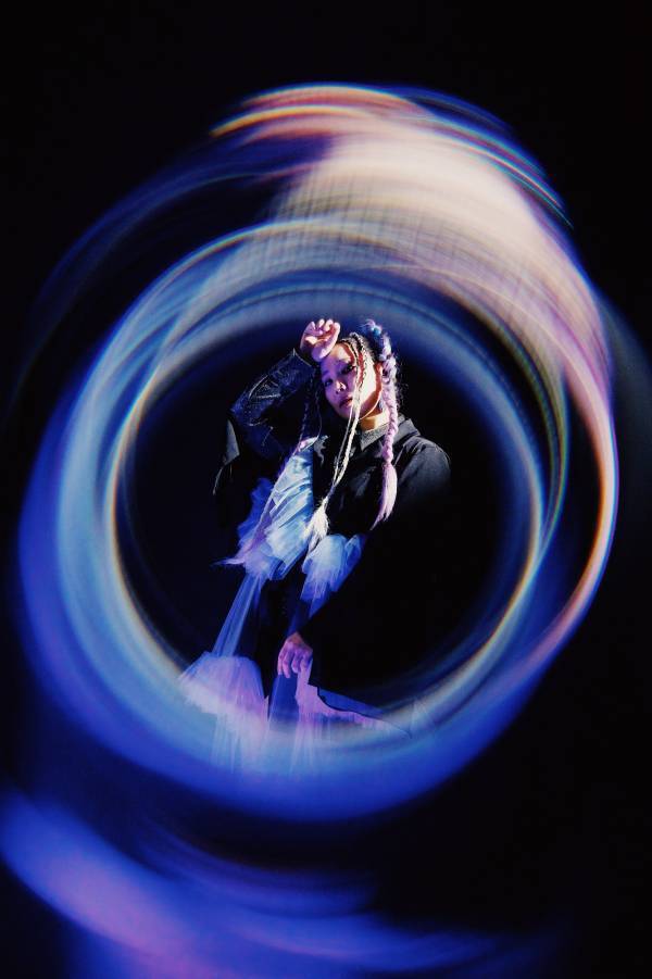 神秘的な独特の歌声を持つシンガーソングライターXAI  初となる対バンライブ「XAIXLIVE」開催決定！　初回ゲストはZAQ！ 本日よりオフィシャル先行開始