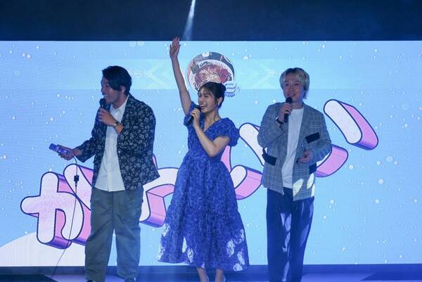 渋谷センター街に新たなエンタメ空間誕生！「VSING」発表会を開催見取り図さん＆渋谷凪咲さんが“応援型カラオケステージ”を体験！