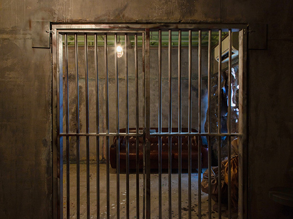 【完成】プラネアール西池袋Bスタジオ3F廃墟に取り外しができる格子を設置