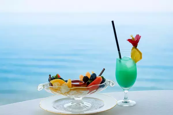 淡路のエメラルドグリーンを独り占め『大人のための 夏季限定カフェメニュー』8月8日より提供【兵庫・淡路島　海の舎】