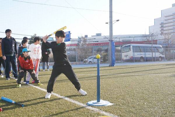 元阪神タイガース藪恵壹氏、元近鉄バファローズトレーナー三浦秀明氏が指導！子どもたちにスポーツの楽しさを伝える野球教室「チャレンジ！野球好きの子どもたち」を開催！