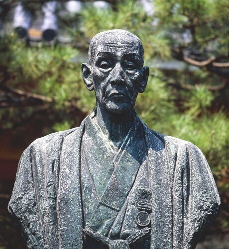 京都 宇治の老舗 辻利より、春を彩る“桜といちご”の華やかな味わいの期間限定メニュー3種を新発売！ 「抹茶さくらソーダ」 「辻利ソフト 春のパルフェ」「京ラテ®スムージー 春いちご」　2025年2月17日（月）～