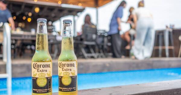 【湘南・江ノ島海の家ちょっとヨットビーチハウス2025】夜空を彩るマイアミビーチショー”夏”花火を見ながらBBQを楽しもう！