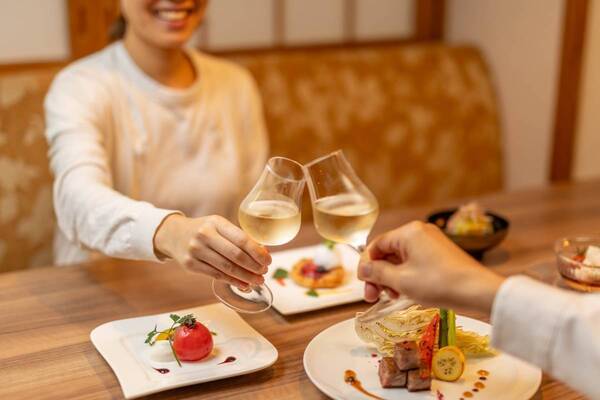 国産穀類100％飼料の安心安全な豚肉の魅力を発信～ホテルの料理長が生産者を訪ねる「一の坊ソト活（TM)」第20回開催～