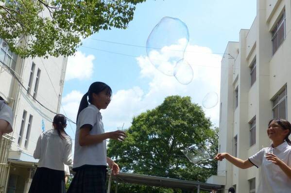 近大九州短期大学が「令和7年度　第3回オープンキャンパス」を開催　「からだの不思議」や「しゃぼん玉あそび」の模擬授業を実施