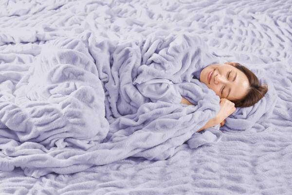 冬の人気寝具、シリーズ累計6万枚突破！ウール素材でさらに暖かい『ハグウォームプラス』9月1日発売開始