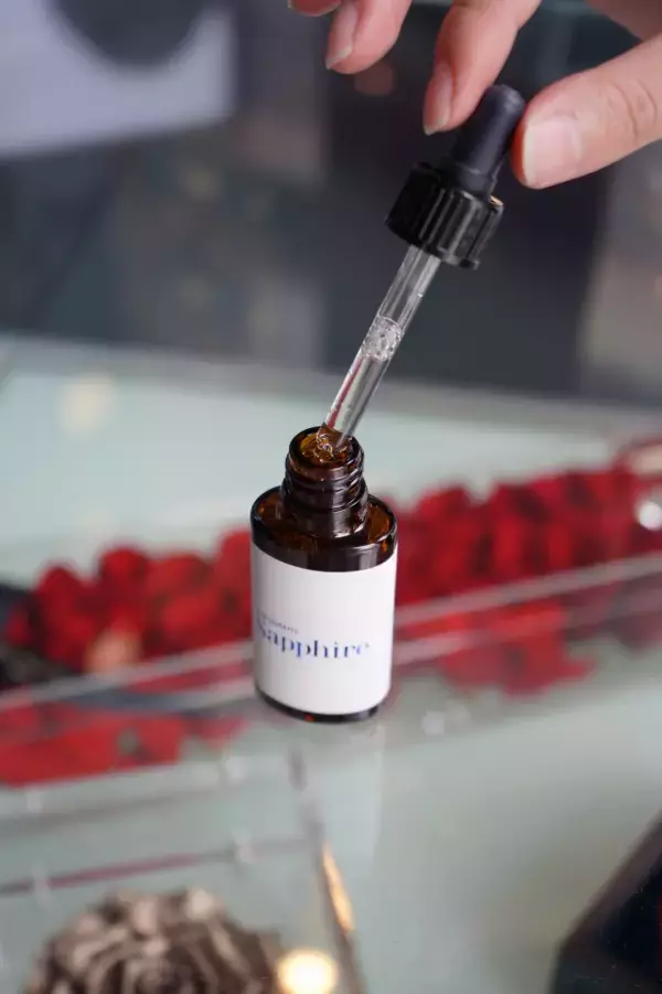 SALE!! 　極上ブルーローズ美容液が年末年始で特別割引に！