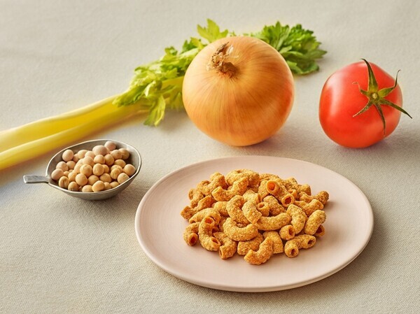 “罪悪感ゼロ”の豆パスタスナックに新フレーバー登場。野菜のおいしさをぎゅっと！「ZENBパスタスナック コンソメ味」を新発売