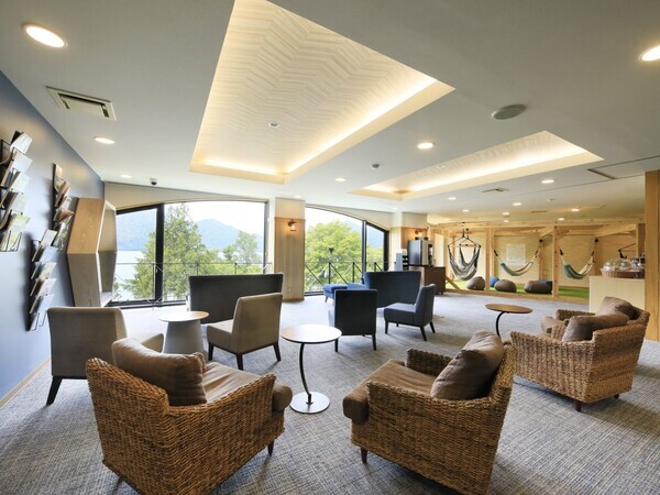 あのご当地ヒーローがやってくる！栃木・奥日光のレイクビュー温泉宿にて「山岳戦士オクニッコーマン」ヒーローショー開催｜2025年7月20日（日）