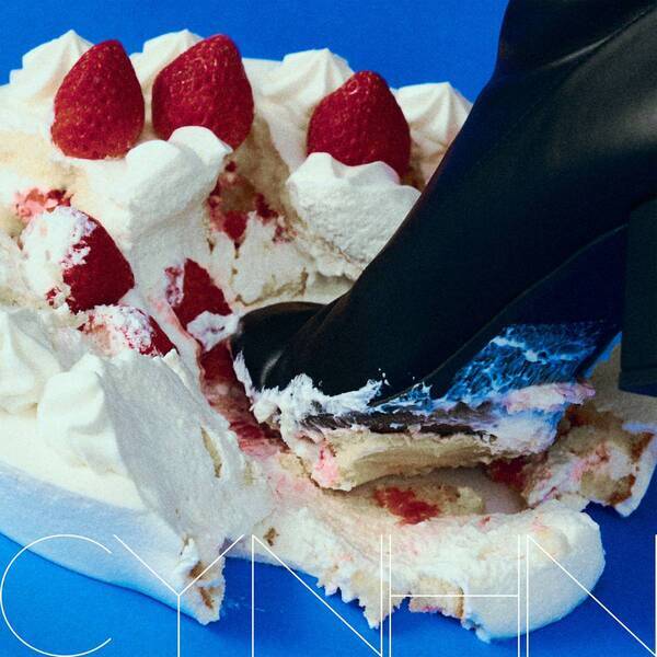 CYNHN新曲「わるいこと」新ビジュアル解禁！ コンセプトは「カワイイ×壊す×青」。