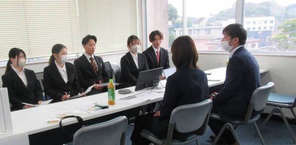 保育士不足を産学官連携で解消へ！　近畿大学九州短期大学で飯塚市主催「合同就職説明会」を開催