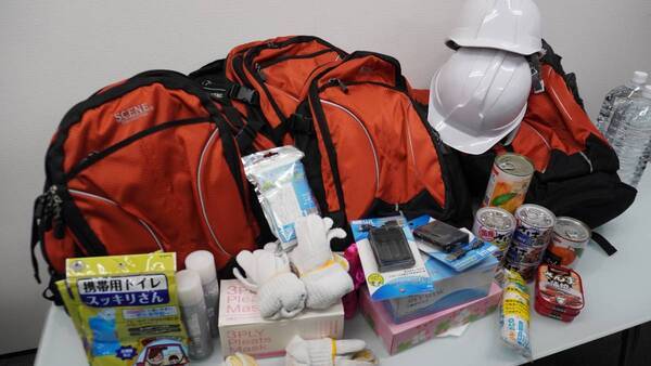 大阪市淀川区のマイスター株式会社、社員の安全確保と事業継続力強化のため、本社オフィスに防災リュックを配備