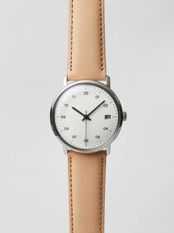 時を刻む道具、日本の時計ブランド「sazaré (さざれ)」 日々の形跡を静かに映し出すヌメ革シリーズ発売