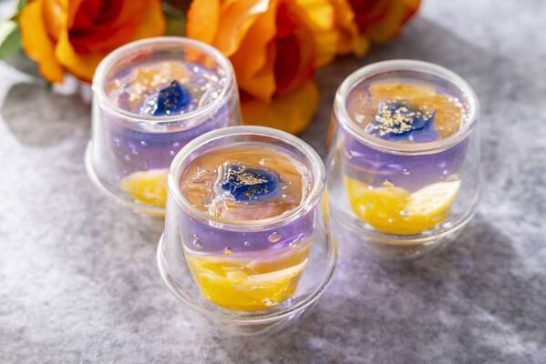 重ねると色が変わるクッキーやビーツを使った漆黒のドリアなど全35種 ハロウィーンスイーツビュッフェ「Magical Party～秘密の謎解きスイーツ～」9月6日（土）から開催