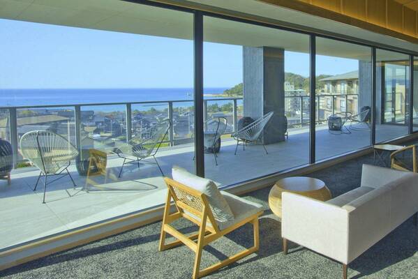 2025年新しい一年の扉を開く、上質な時を刻む大人宿。【絶景と美食】海の京都・夕日ヶ浦温泉「佳松苑 別邸ふうか」