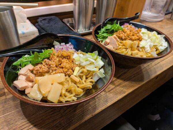 新橋【鶏油（チーユ）が主役の新感覚まぜそば】「まぜそば専門 にし田」オープン