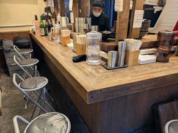 新橋【鶏油（チーユ）が主役の新感覚まぜそば】「まぜそば専門 にし田」オープン