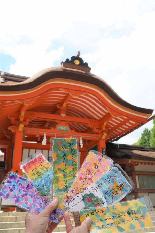 産官学連携 大阪国際大学すだちくんフレンズ×京阪百貨店×徳島県「阿波和紙で七夕短冊づくり」