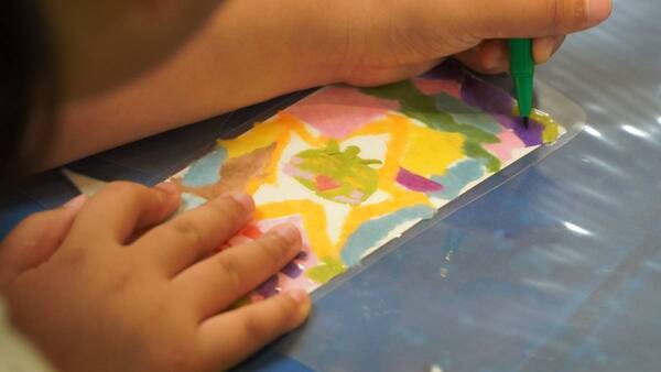 産官学連携 大阪国際大学すだちくんフレンズ×京阪百貨店×徳島県「阿波和紙で七夕短冊づくり」