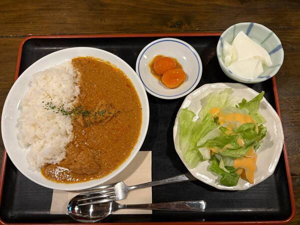 【おにぎり屋が本気で作るカレー 】スパイスの中に和の心　「かれー屋かわしま」が高田馬場にオープン!