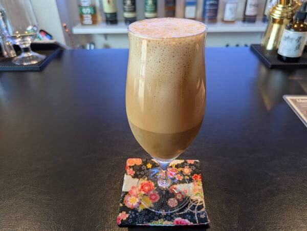 浅草【SNS映え間違いなし。目の前で魅せる“芸術的アイスラテ”が登場】「Tsumugi」オープン！