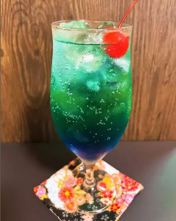 浅草【SNS映え間違いなし。目の前で魅せる“芸術的アイスラテ”が登場】「Tsumugi」オープン！