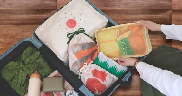 株式会社パイン・クリエイトが展開するトラベルグッズ【旅するお弁当】から日の丸弁当とオムライス弁当がリリース。9月上旬から公式オンラインショップにて新発売。