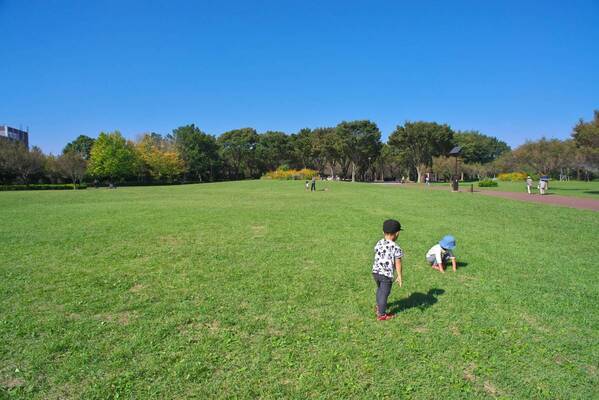 【7/29情報更新】東村山中央公園 アニメ「女子高生の無駄づかい」 コラボイベント開催！【8/3(日)～8/31(日)】